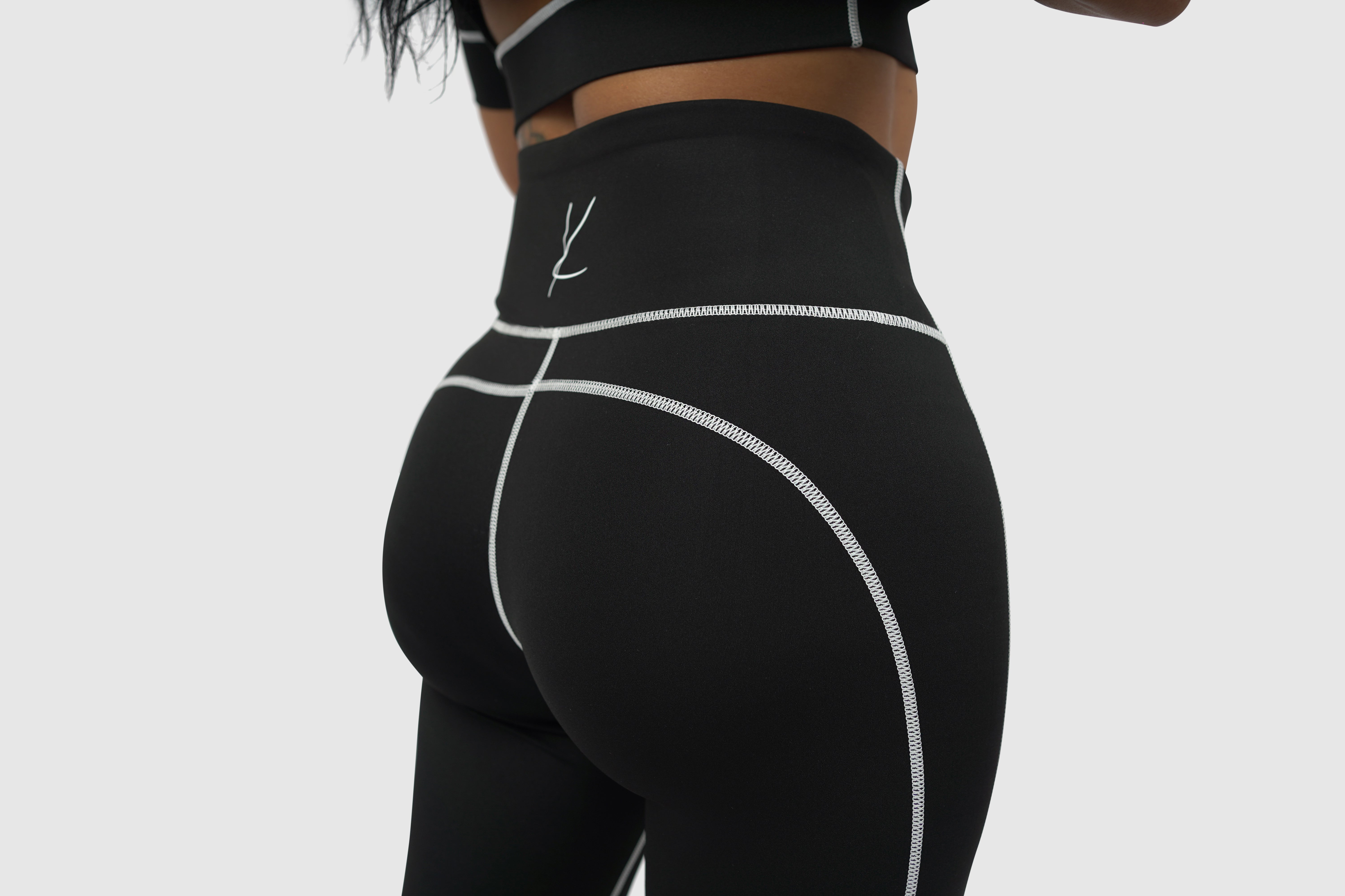 The Outline Leggings